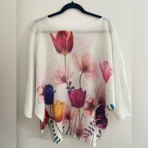 Via Vitale Pullover with Bold Floral Design - Lightweight Knit
